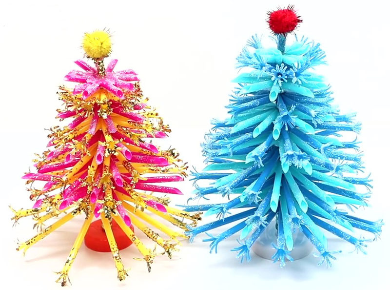 A árvore de Natal mais simples feita de tubos de coquetel