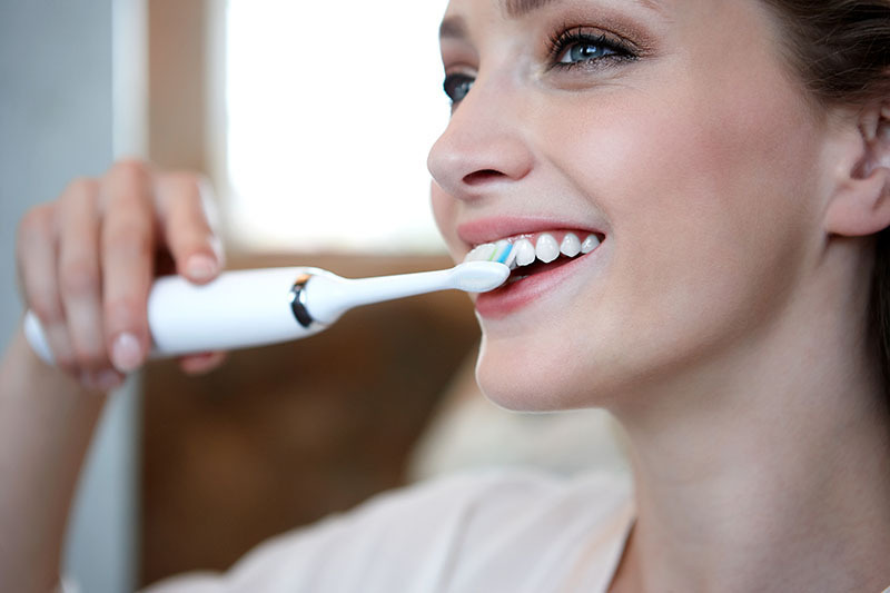 Cómo elegir un cepillo de dientes eléctrico: descripción general de modelos y consejos de expertos