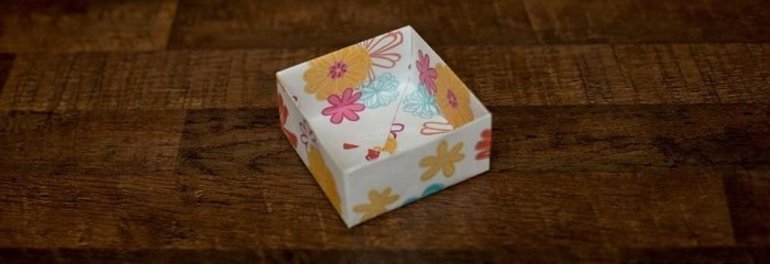 Origami paper for beginners: the choice of materials and simple step by step instructions