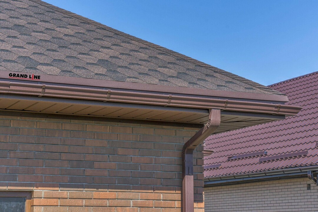 Yumuşak bir çatı nasıl döşenir: esnek karoların kurulum özellikleri