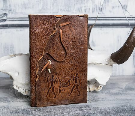 Caderno " Prey" com capa de couro genuíno com fecho - fang (A5)