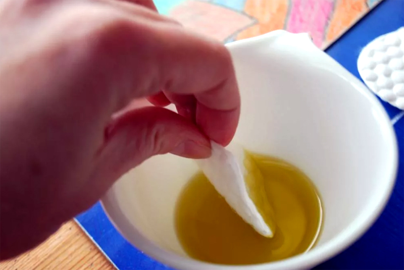 How to wash glue from scotch tape: effective methods
