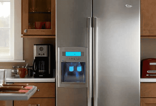 What temperature should be in the refrigerator to maintain the optimal state of the products?