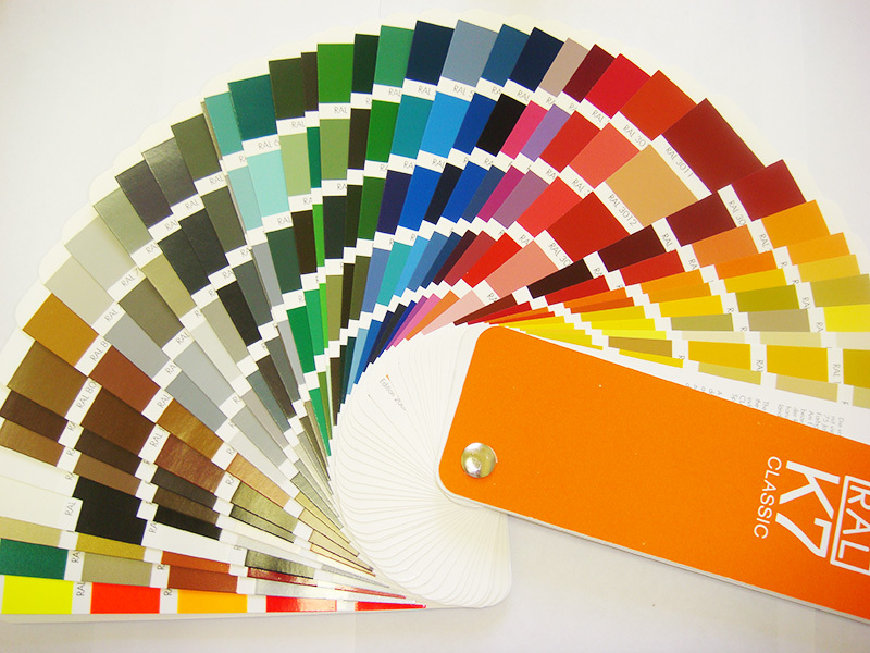 Širok izbor barv vam omogoča, da izberete pravi odtenek