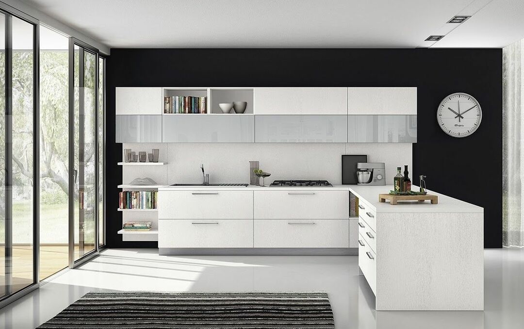 Cozinha moderna com cores escuras