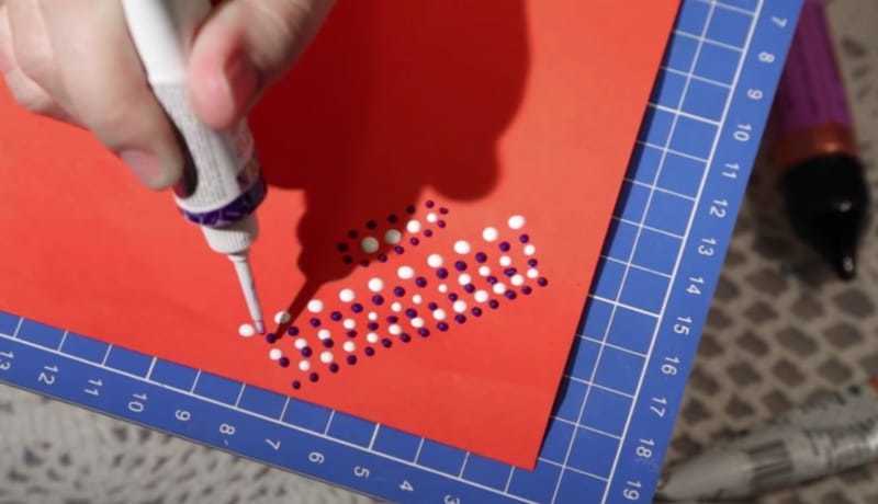 Enkla sätt att dekorera rätter med hjälp av nagellack och akrylfärg