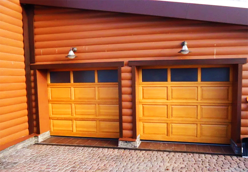 Jeśli odpowiednio obrobisz drewno i dodatkowo zabezpieczysz je środkami ogniochronnymi, drewniany garaż posłuży Ci przez długi czas.