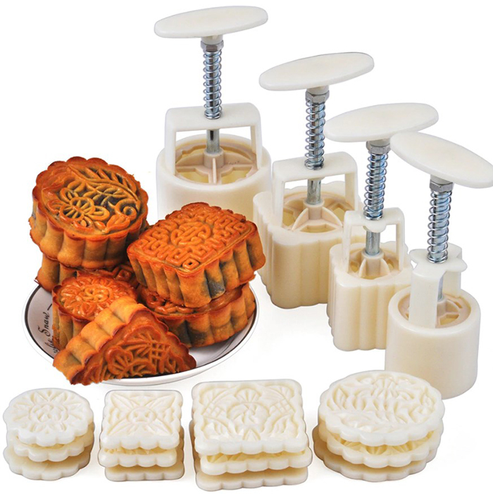El juego contiene 4 troqueles para galletas de diferentes tamaños y formas. 