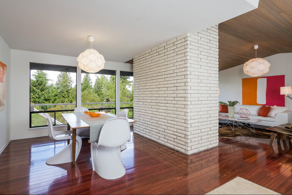 Thick brick partition in the living room