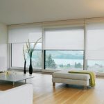 Decorating panoramic windows with blinds