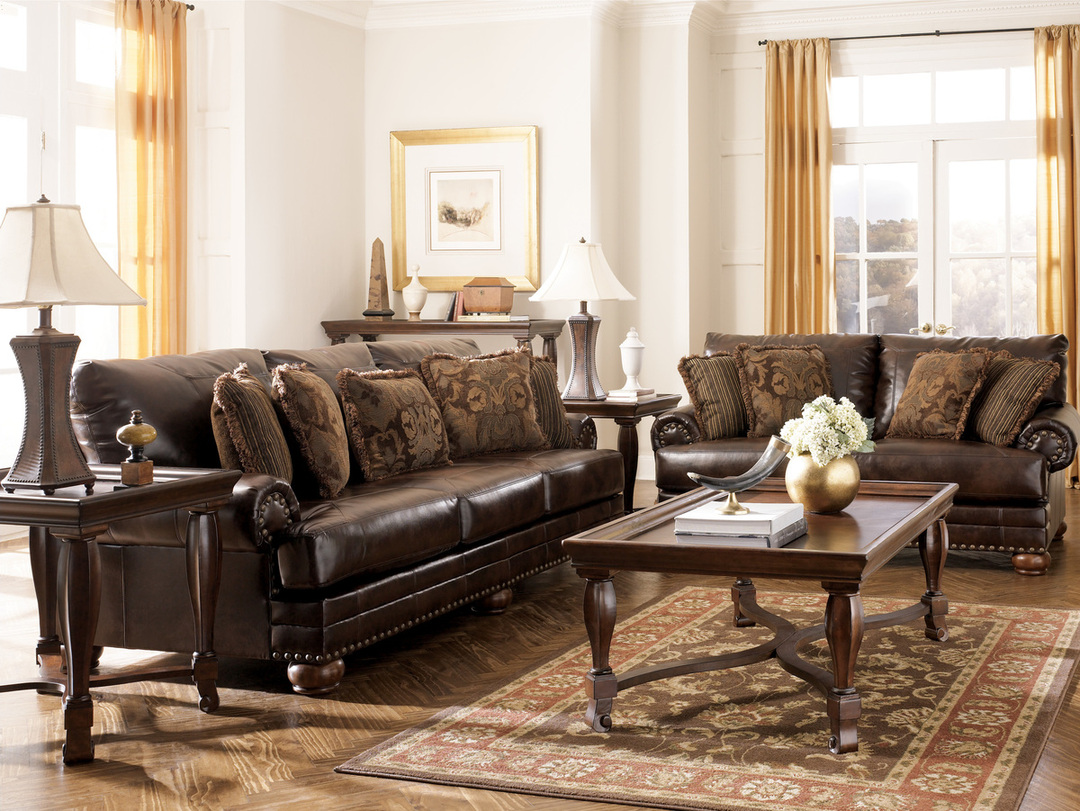 sofá estilo clássico em couro