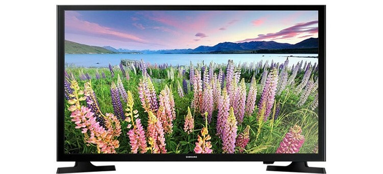 A TV Samsung UE32J5205AK tem o design mais simples