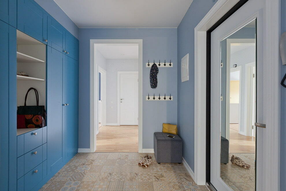 design av ett litet linoleum i korridoren