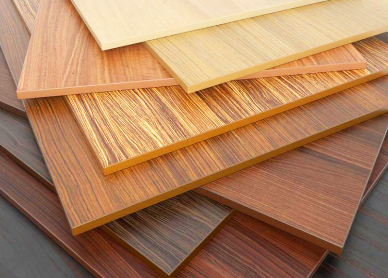 Sponplater er et av de rimeligste materialene for møbelproduksjon