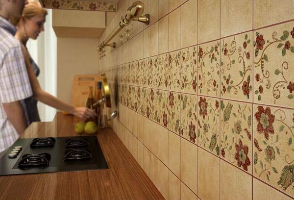 Čo umyť zástera v kuchyni z tuku: ľudové prostriedky a domáce chemikálie