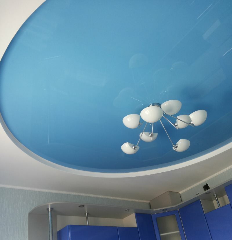 Plafond tendu toile bleue