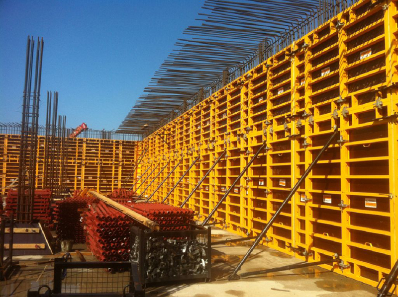 Large-panel formwork of a large wall