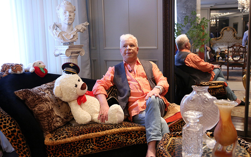 Designeren hentede overraskende et sofabord med en leopardplade