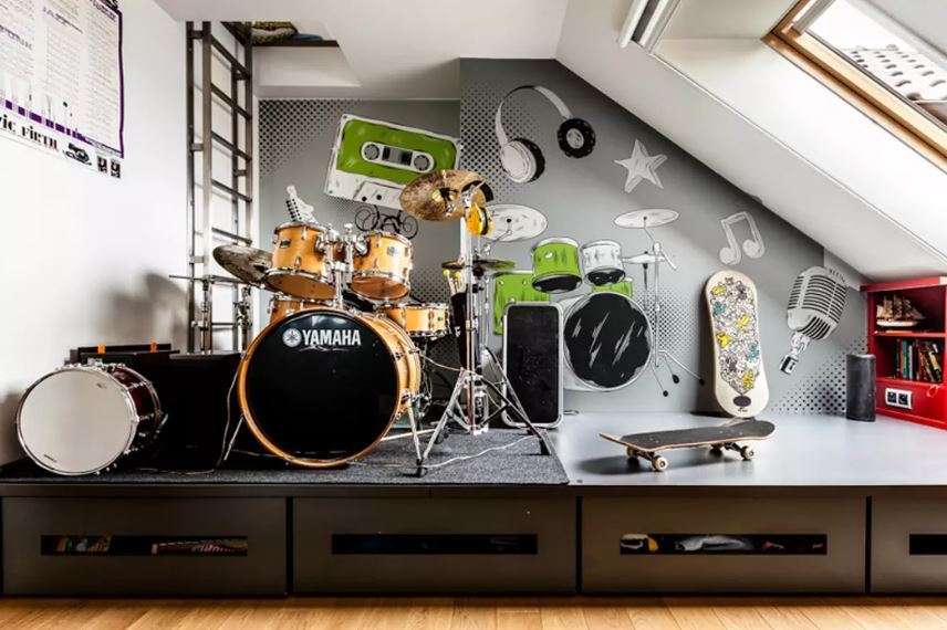 Music style teenage boy's room