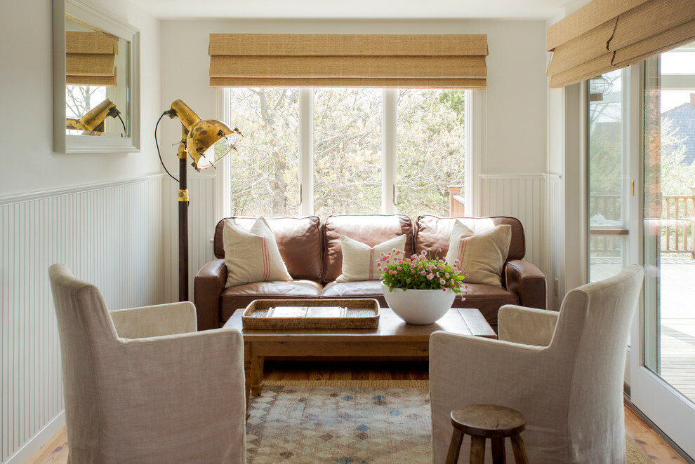 kanapé az ablak mellett a nappaliban fotóötletek