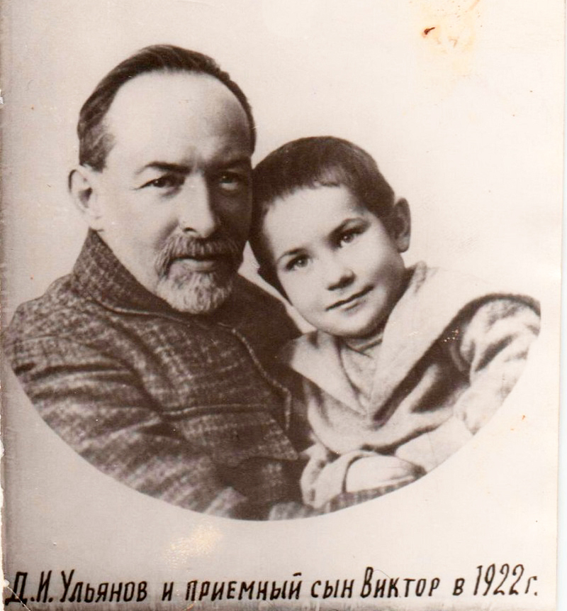 Dmitry con su hijo ilegítimo