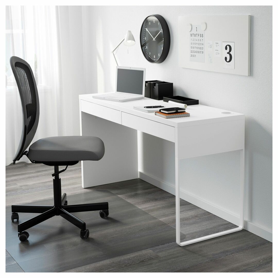 Avaliação de mesas de computador elegantes para um espaço de trabalho confortável