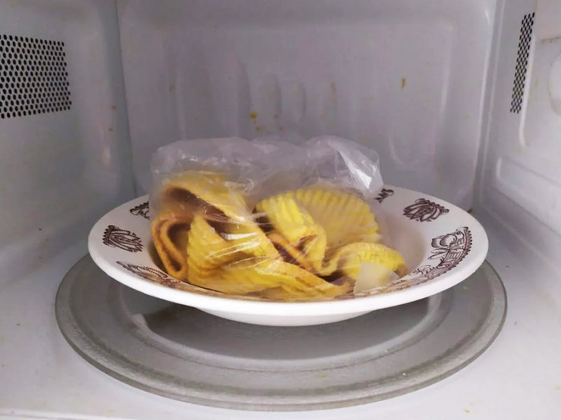 Washing in the microwave: life hack or fake