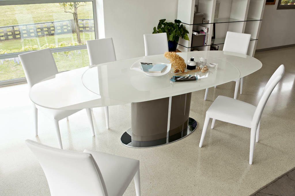 Glossy dining table surface