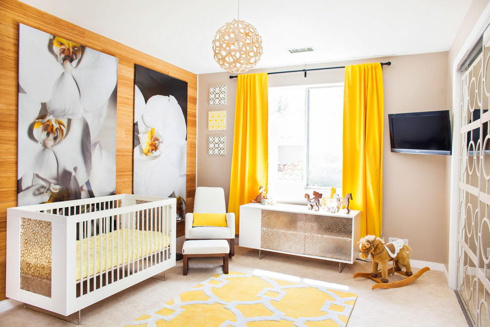 Záclony v detskej izbe žltá
