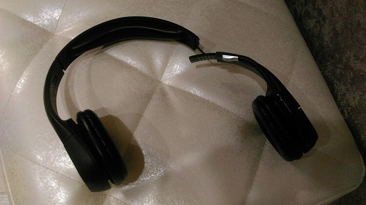 Kuidas valida ja ühendada arvutiga mikrofoniga kõrvaklapid: Piirideta privaatne side: