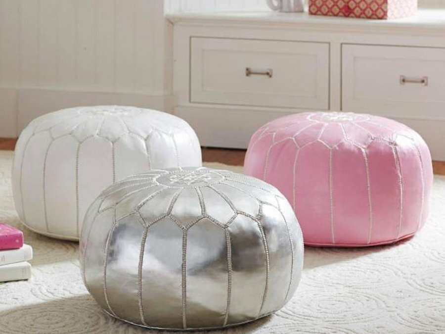 Frameless poufs with eco-leather upholstery