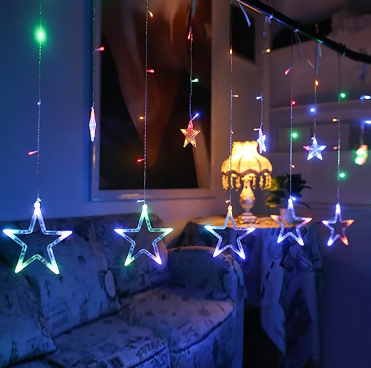 Du kan dekorere vindueskarmen, så den festlige stemning og overføres til dem, der ser dit hjem med ulitsyFOTO: ae01.alicdn.com