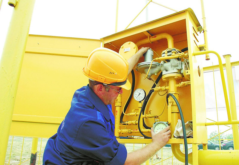 The actual start of the system consists in checking the operability of all equipment, adjusting the working pressure