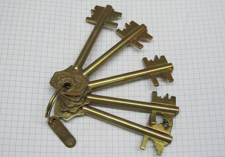 The key of the lever locks quickly sever lining karmanaFOTO: masod.org
