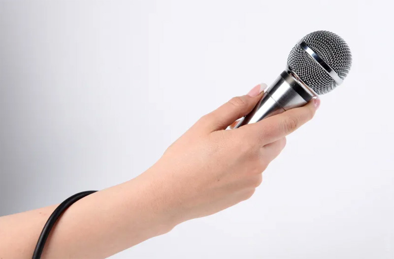 Il microfono collegato all'amplificatore di segnale reagirà allo stesso modo al punto di interruzione.