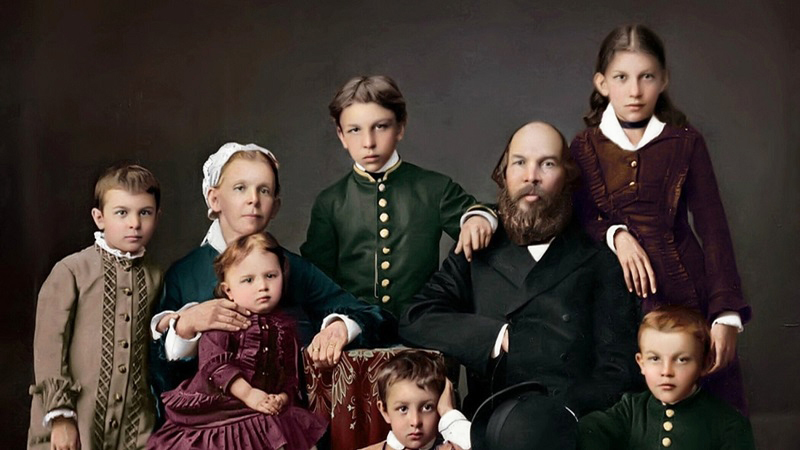 Fotografia zobrazuje celú rodinu vodcu revolúcie