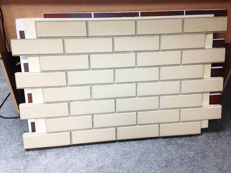 Ceramic or porcelain stoneware tiles that imitate brick or masonry and also perfectly protect the facade