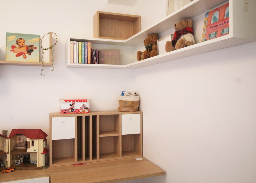 Corner shelf in the preschool room