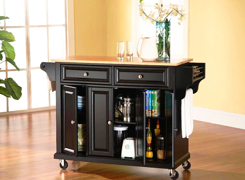 Such a mobile bar can move from the living room to the kitchen or veranda as you wish.