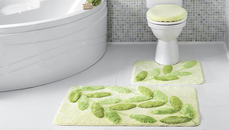 Nice, comfortable, cozy: photos of interesting bathroom rugs and tips for choosing