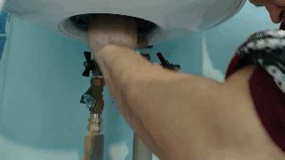 Kuinka tyhjentää vesi vedenlämmittimestä ilman vaivaa