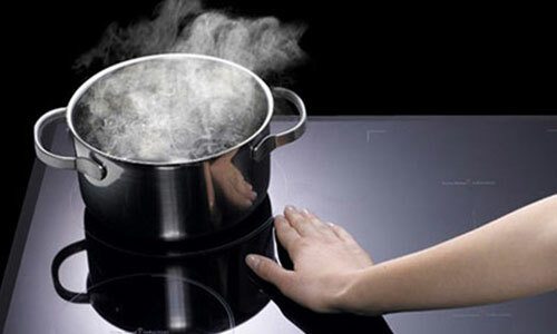 Indukcijski kuhalniki: prednosti in slabosti, ki bi jih morali poznati