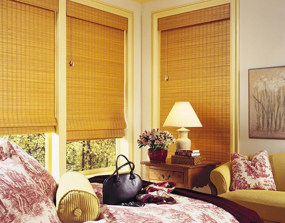 persianas de bambú en el dormitorio