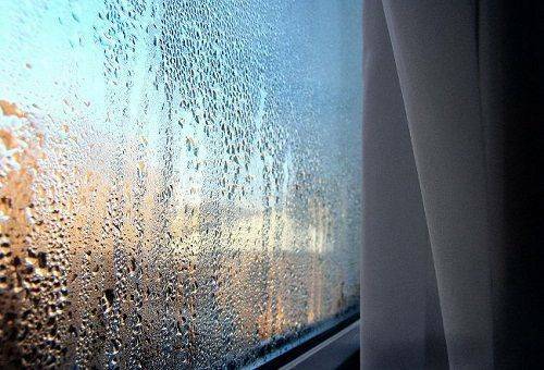 Why plastic windows are sweating - methods to combat the problem
