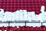 Die Wände des Hauses müssen trocken sein, oder Warum brauchen Sie Dachtraufen?