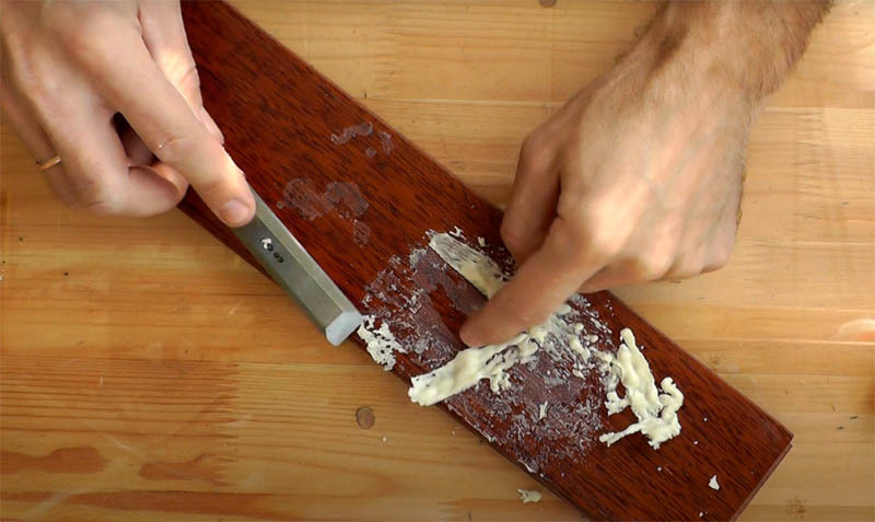 How to quickly remove polyurethane foam from any surfaces: a simple tool