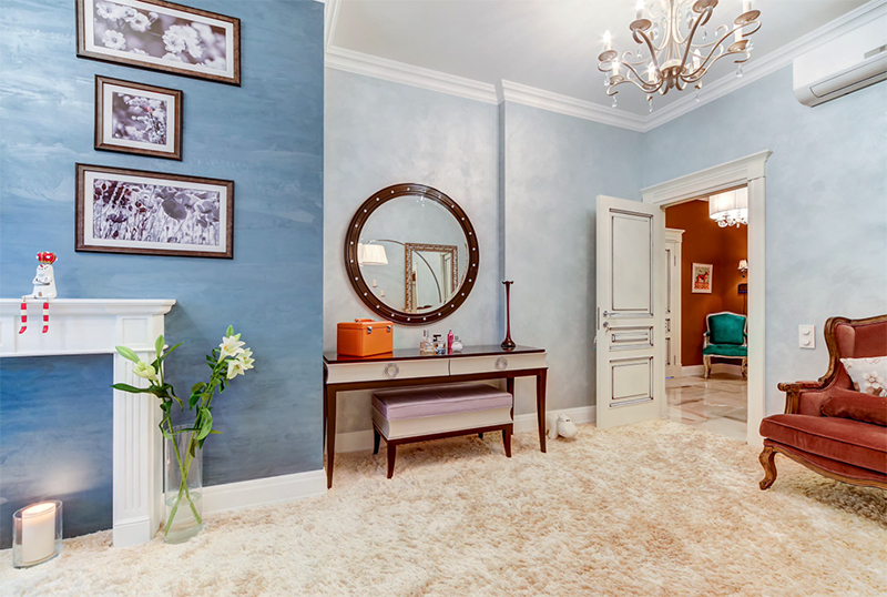 Dette er elegant: museumsluksus i den vanlige to-roms leiligheten til den berømte TV-programlederen Svetlana Abramova