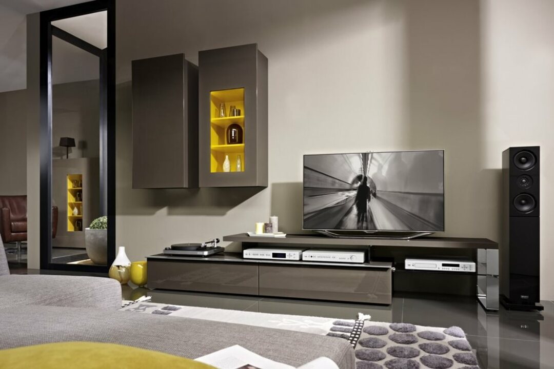 Glossy living room furniture in a modern style: interior design options