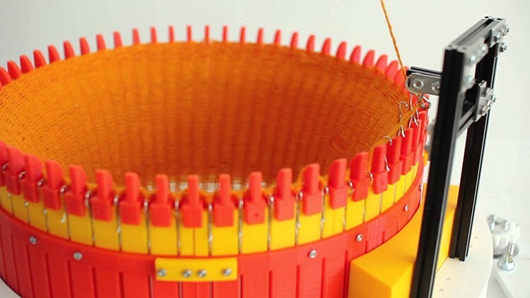 How to choose a knitting machine for home: or hats like a grandmother