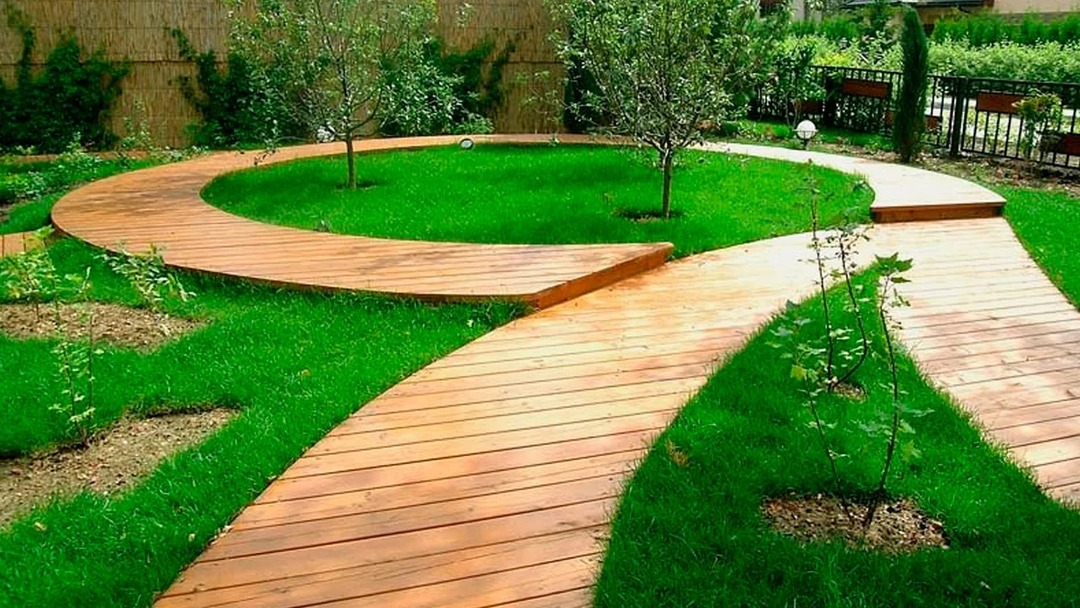 caminhos de jardim feitos de madeira com design de fotos